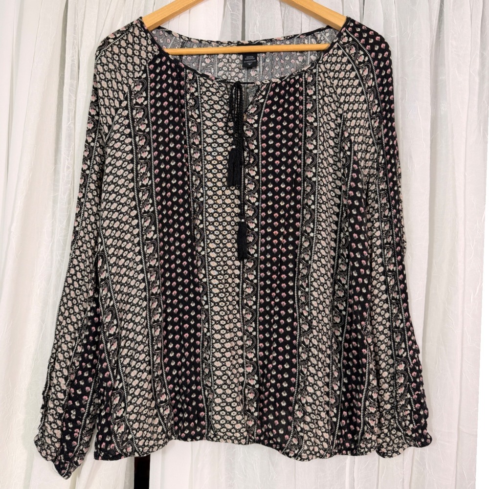 Torrid Black Floral Geometric Border Print Tassel Peasant Blouse Top Size 0 L XL
